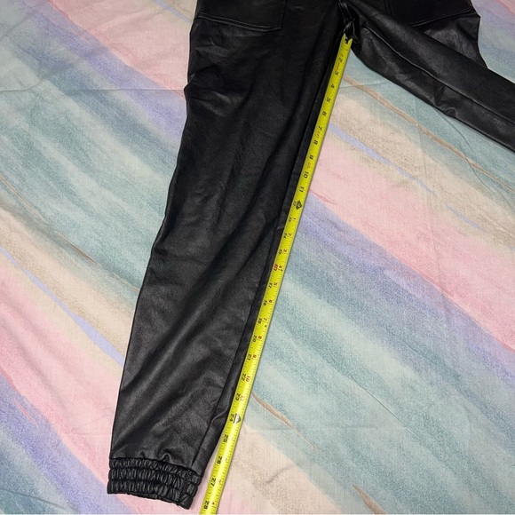 Spanx Leather Like Jogger Pants Black High Rise Pull On Women’s M pockets - Picture 8 of 8